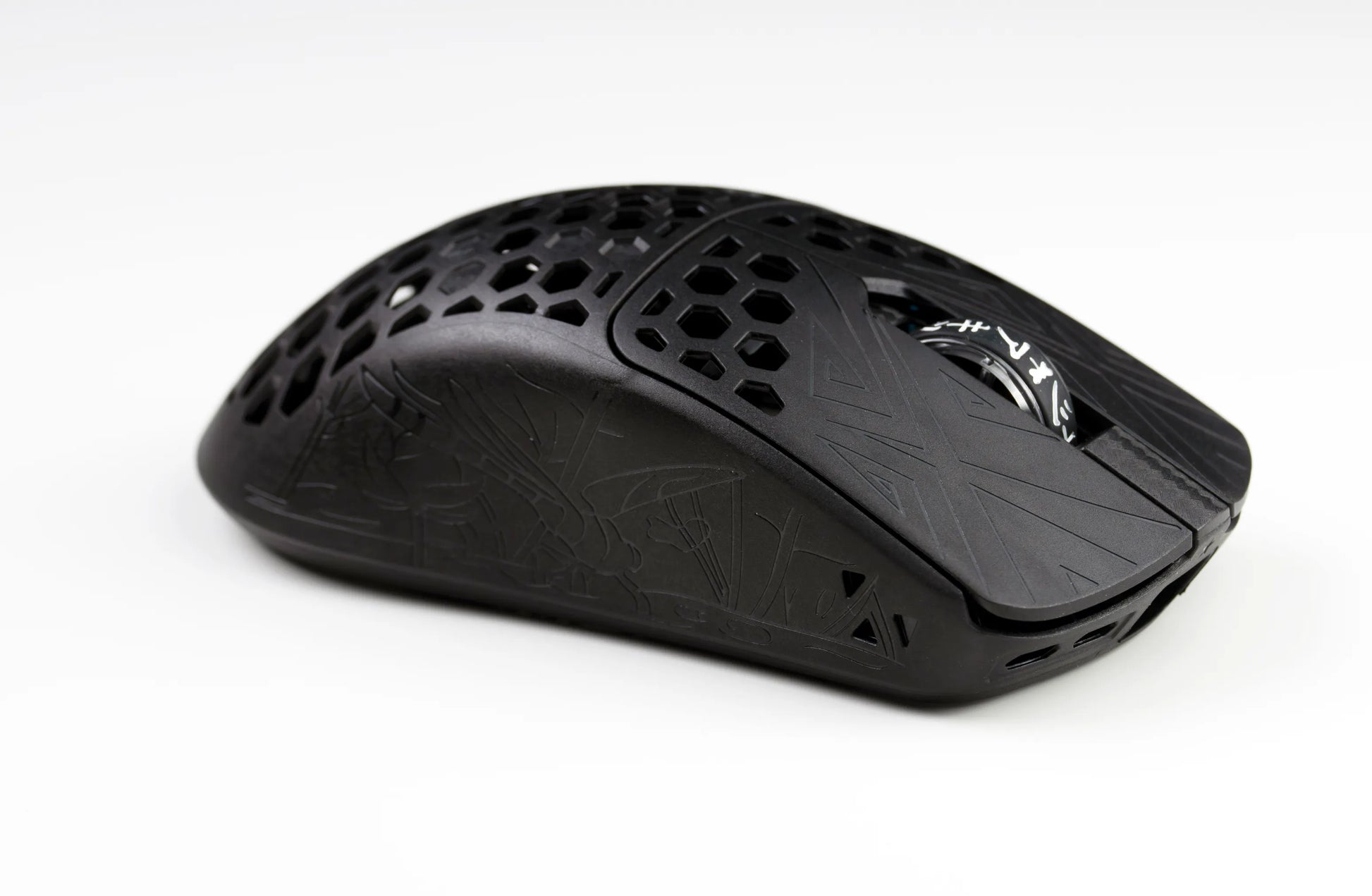TENKO - AKITSU MEDIUM 40g Carbon Fiber 8K Wireless Gaming Mouse