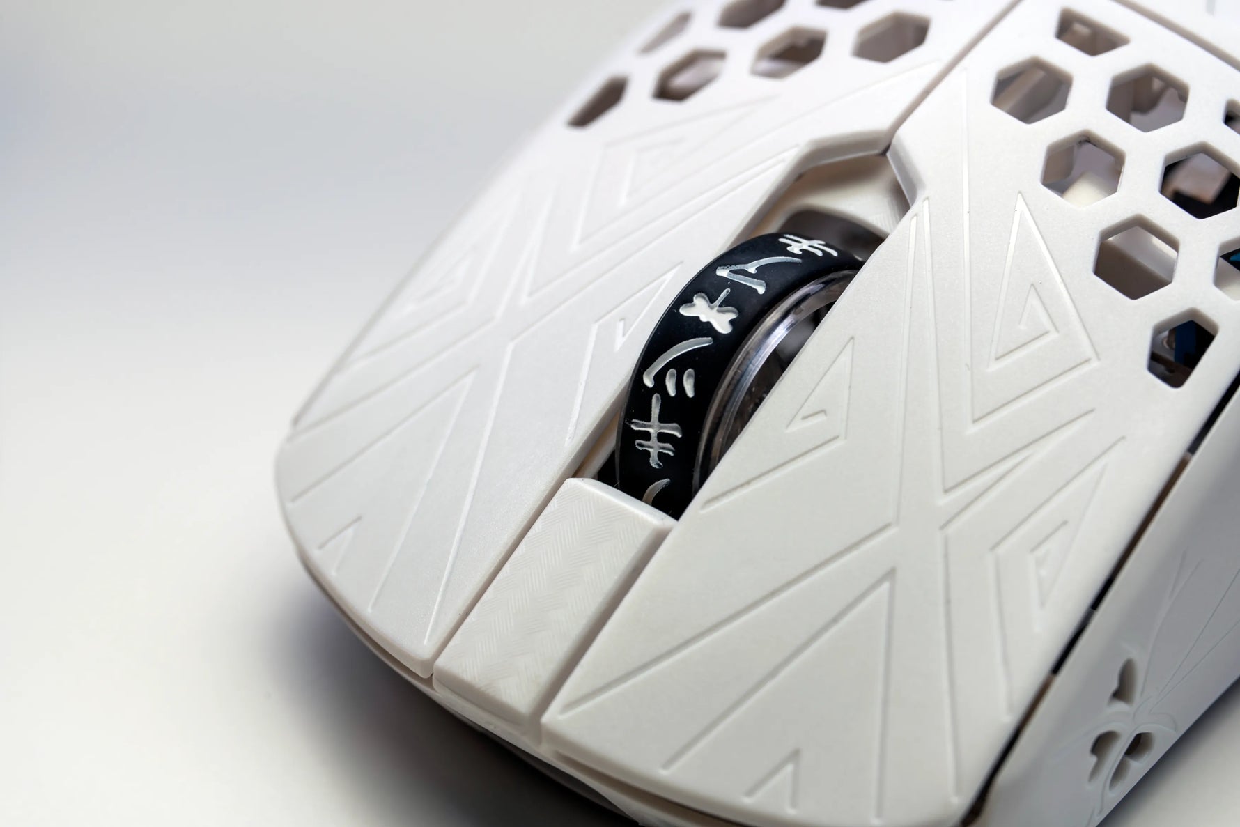 TENKO® - AKITSU MEDIUM 40g Carbon Fiber 8K Wireless Gaming Mouse ...