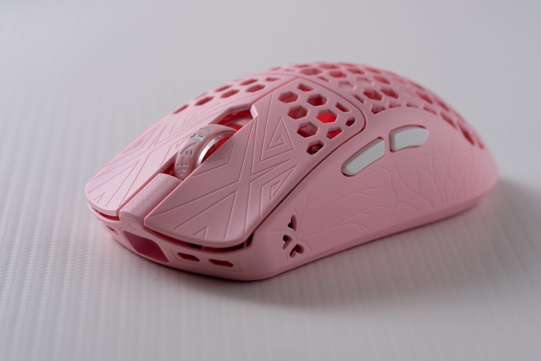 TENKO® - AKITSU MEDIUM 40g Carbon Fiber 8K Wireless Gaming Mouse TENKO® - AKITSU MEDIUM 40g Carbon Fiber 8K Wireless Gaming Mouse