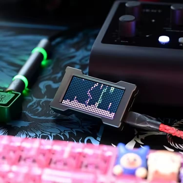 HM Lab - Z-NEO 8K USB HUB w/ LCD Screen